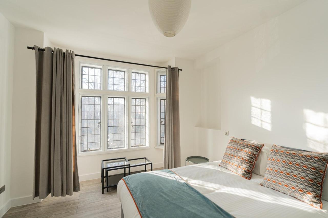 The Apartments Kensington High Street Londra Esterno foto