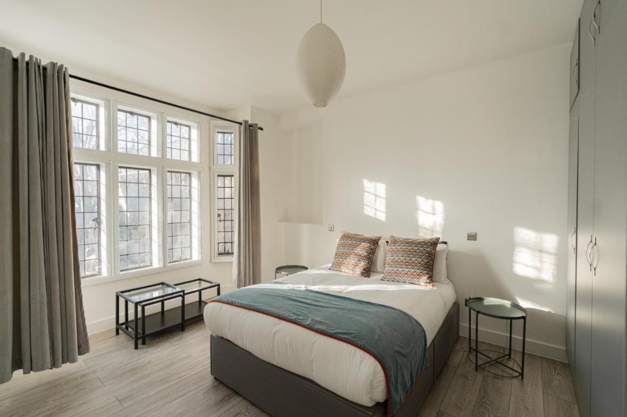 The Apartments Kensington High Street Londra Esterno foto