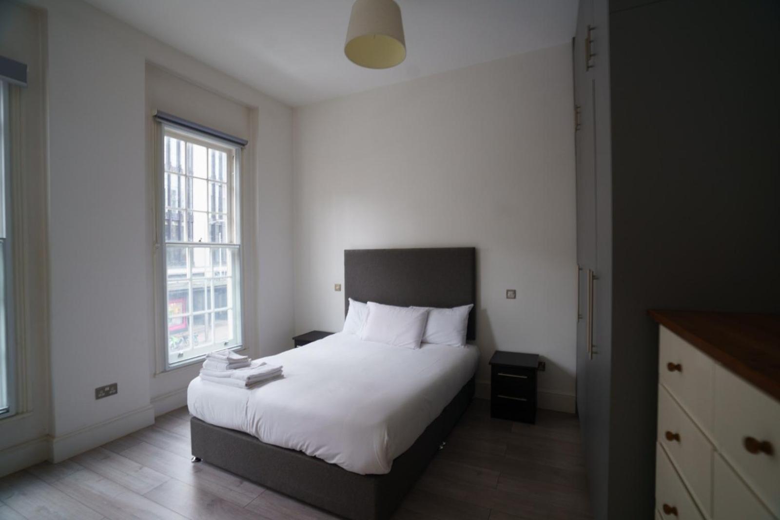 The Apartments Kensington High Street Londra Esterno foto