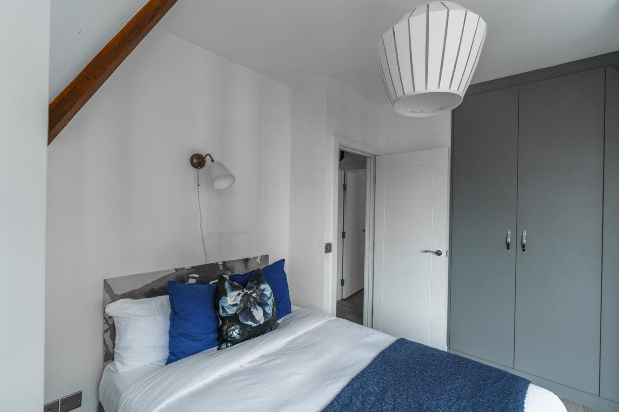The Apartments Kensington High Street Londra Esterno foto